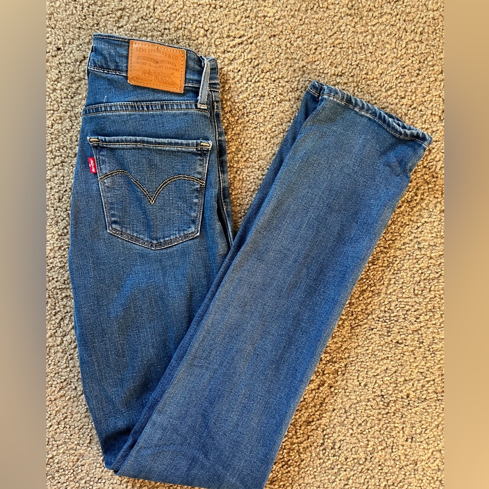 Levis